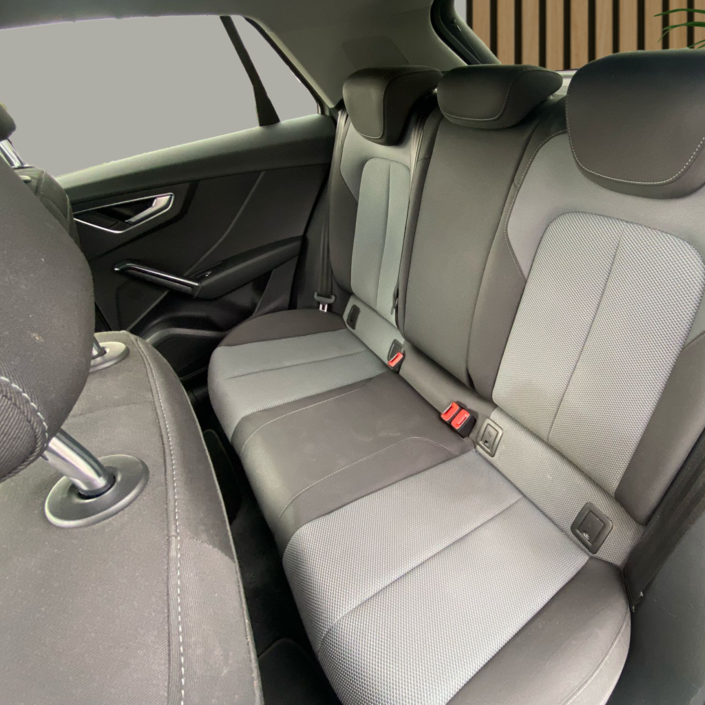 Sièges arrière Audi Q2 – SUV urbain 5 places d'occasion à Perpignan / voiture occasion Perpignan